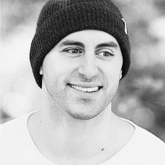 HAPPY YAK - Merino Wool / Yak Cashmere Beanie - Unisex - Gray - Picture 7 of 9